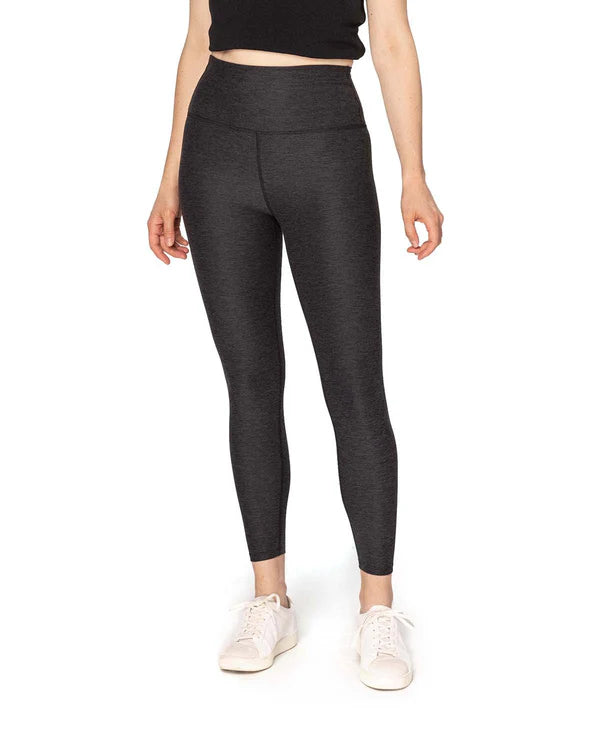 Discover Latest Trends in Women's Yoga Pants | Strong Addiction Apparel